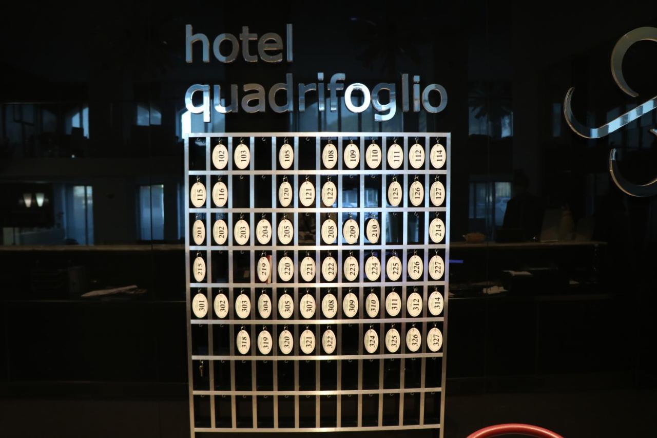 Hotel Quadrifoglio Castello di Cisterna Kültér fotó
