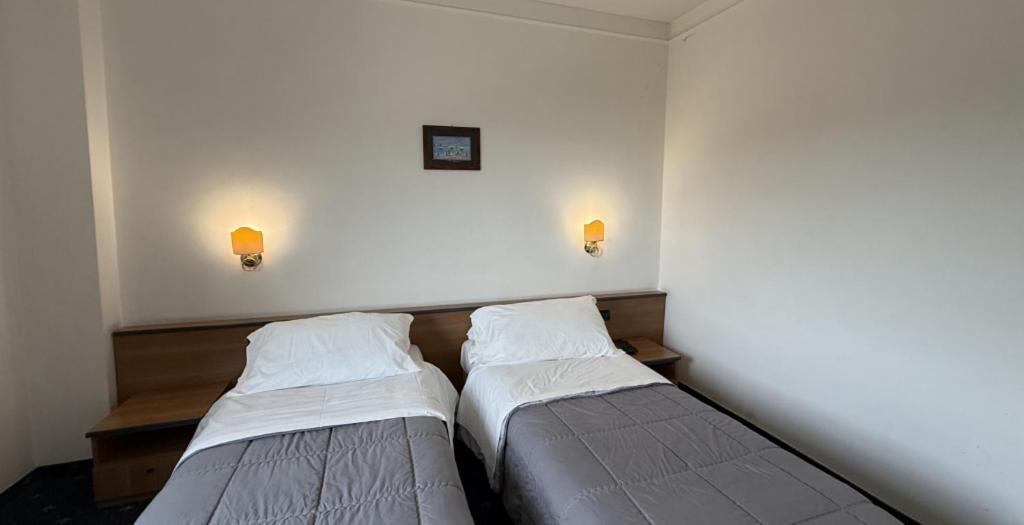 Hotel Quadrifoglio Castello di Cisterna Kültér fotó