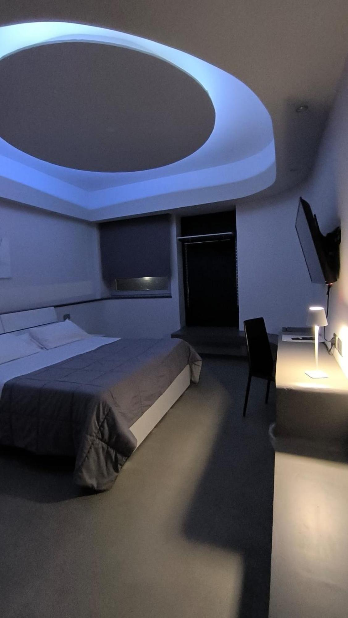 Hotel Quadrifoglio Castello di Cisterna Kültér fotó